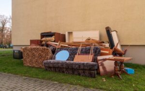How Do I Get Rid of Furniture in Riverview, Florida, USA?