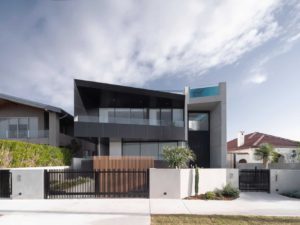 Glass Swimming Pools: Elevate the Elegance of Your Home